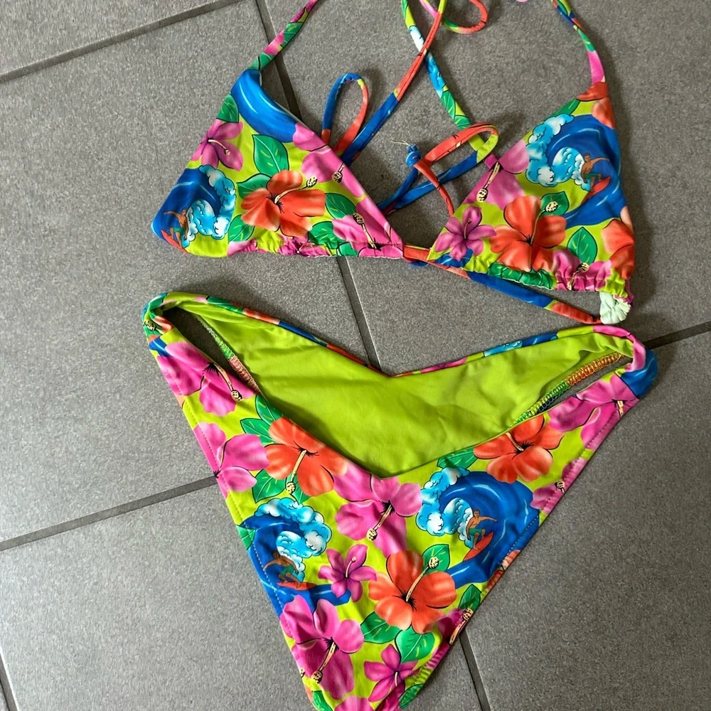 Frankie's Bikinis surf print Vibrant Bikini set triangle top s cheeky bottom m